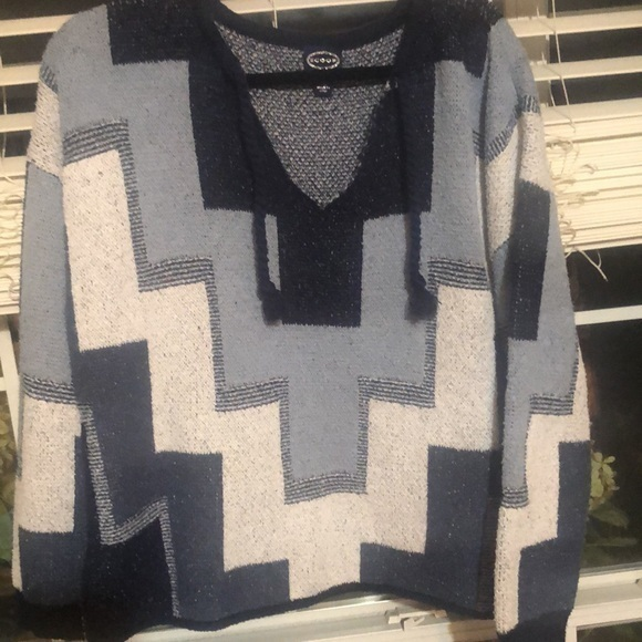 Shades of blue and white ladies sweater size‎ large - Picture 1 of 7